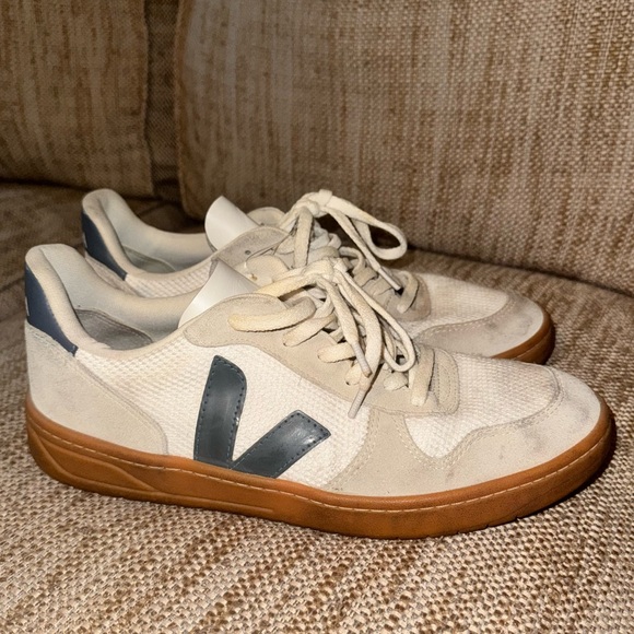 Men’s Veja V-10 Sneaker Size 11.5 - Picture 2 of 7